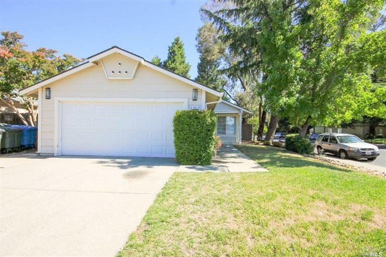 Property Photo:  215 Catalpa Lane  CA 95687 