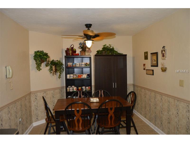 Property Photo: 2340 Roselawn Circle FL 34231