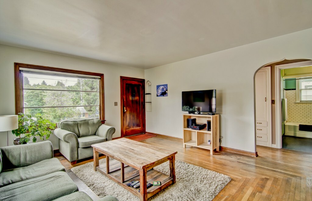 Property Photo:  9421 12th Ave SW  WA 98106 