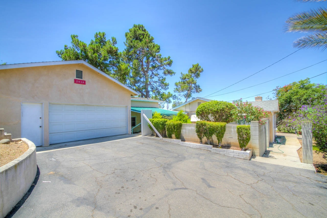 Property Photo: 2414 Glenview Ln CA 92084