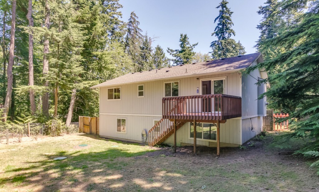 Property Photo:  1664 Spruce Ridge Dr  WA 98282 