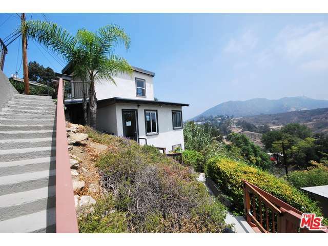 Property Photo: 6864 Pacific View Dr CA 90068