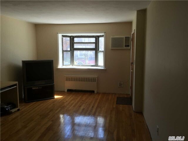 Property Photo:  16-10 160th Street 6-85  NY 11357 