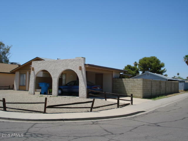 Property Photo: 3828 W Country Gables Drive AZ 85053