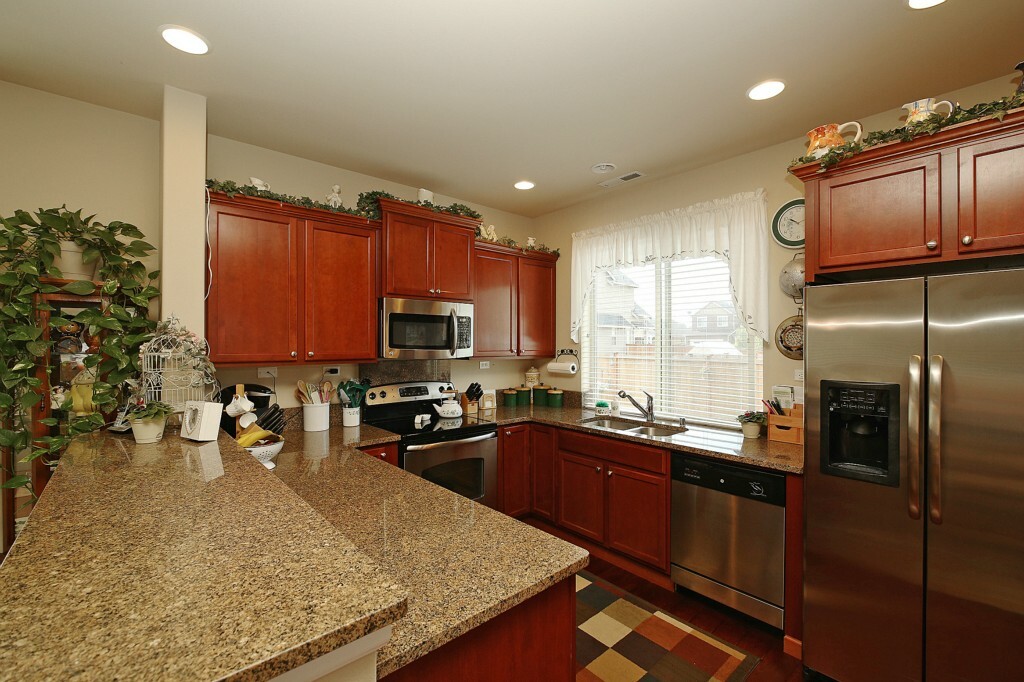 Property Photo: 245 Otter Dr WA 98047