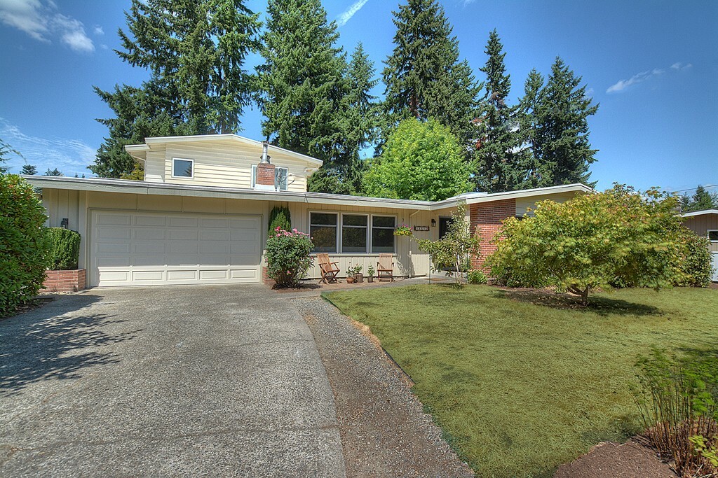 Property Photo:  15510 SE 25th St  WA 98007 