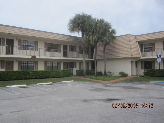 Property Photo:  4705 Oak Terrace Drive  FL 33463 