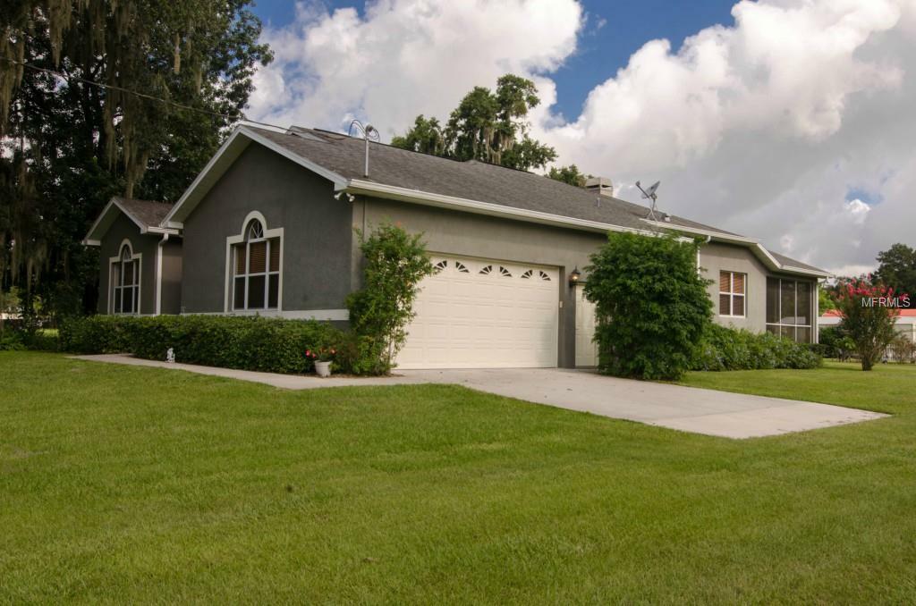 Property Photo:  406 Swilley Road  FL 33567 