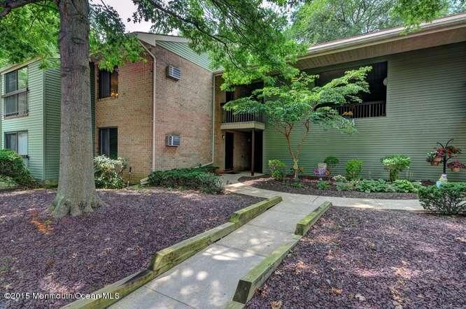 Property Photo:  224 Medford Court  NJ 07726 