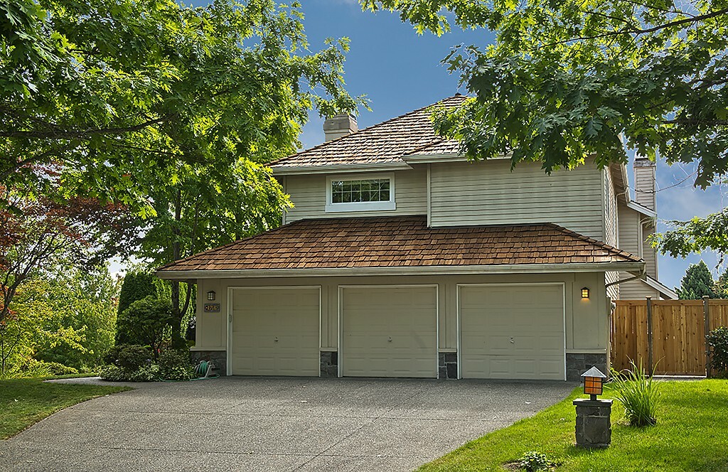 Property Photo: 27187 SE 27th St WA 98075