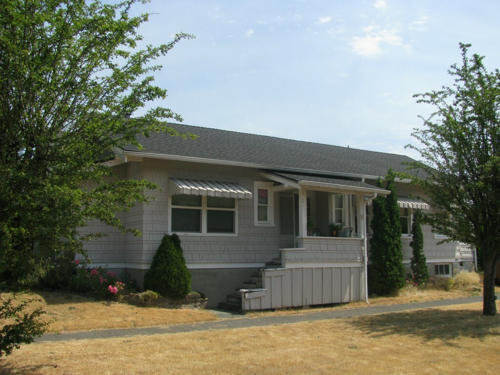 Property Photo:  2417 N Puget Sound Ave  WA 98406 