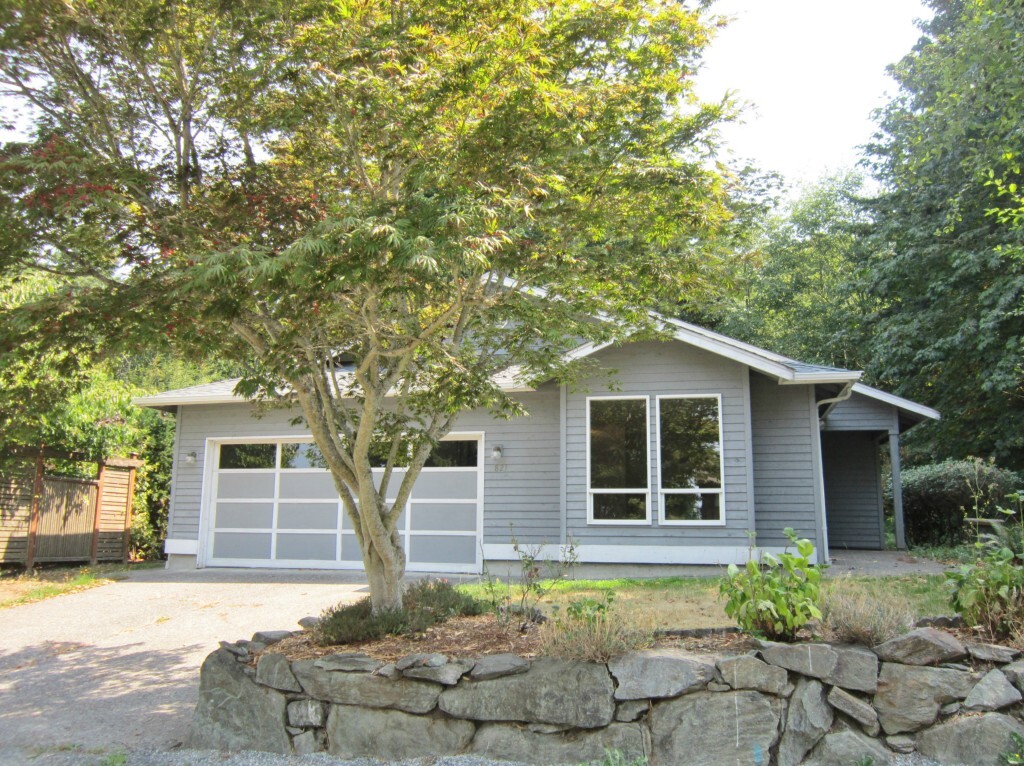 Property Photo: 821 40th St WA 98229