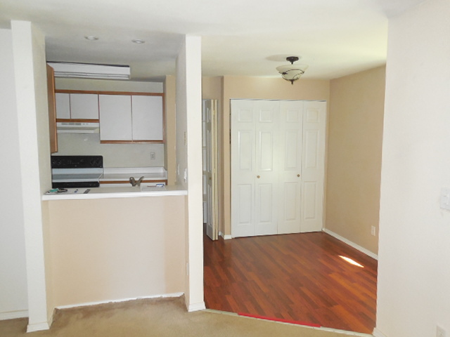 Property Photo: 7307 224th St SW D-4 WA 98026