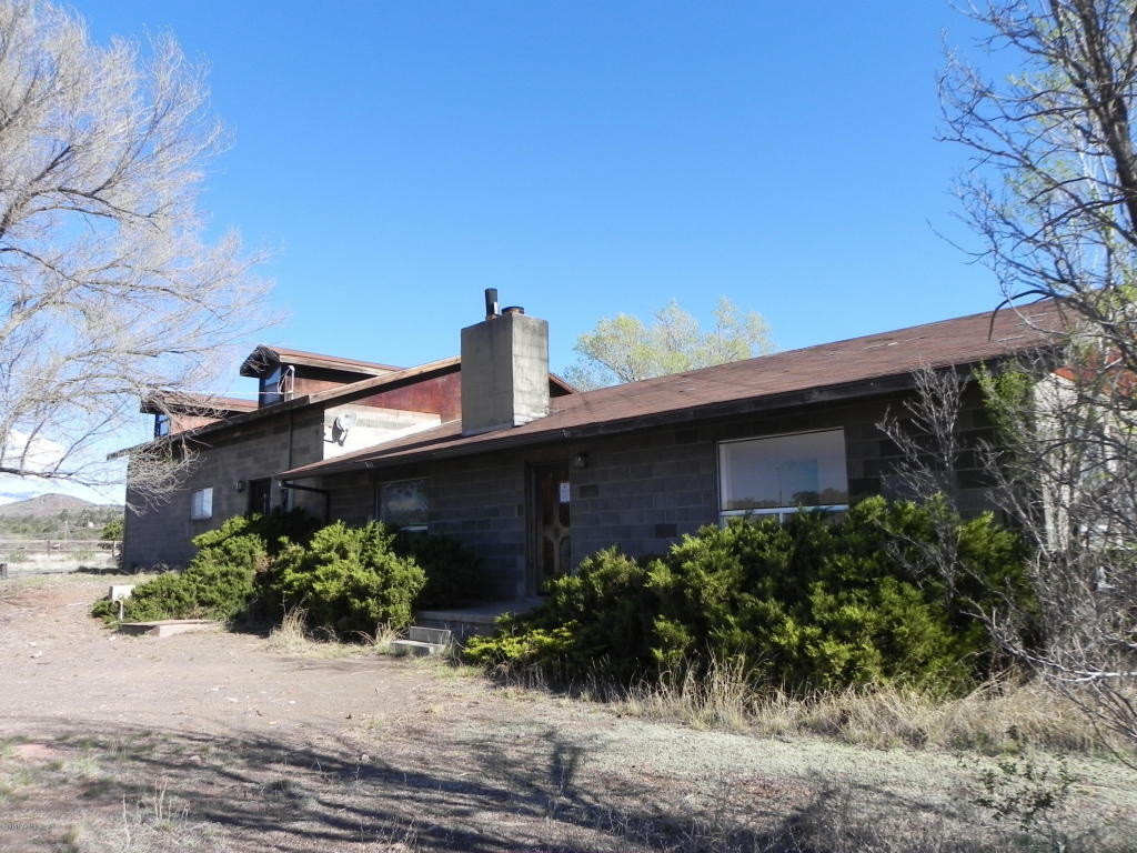 Property Photo:  6915 Leupp Road  AZ 86004 