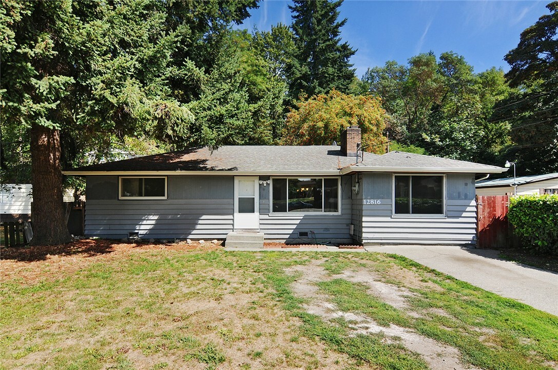 Property Photo:  12816 8th Ave S  WA 98168 