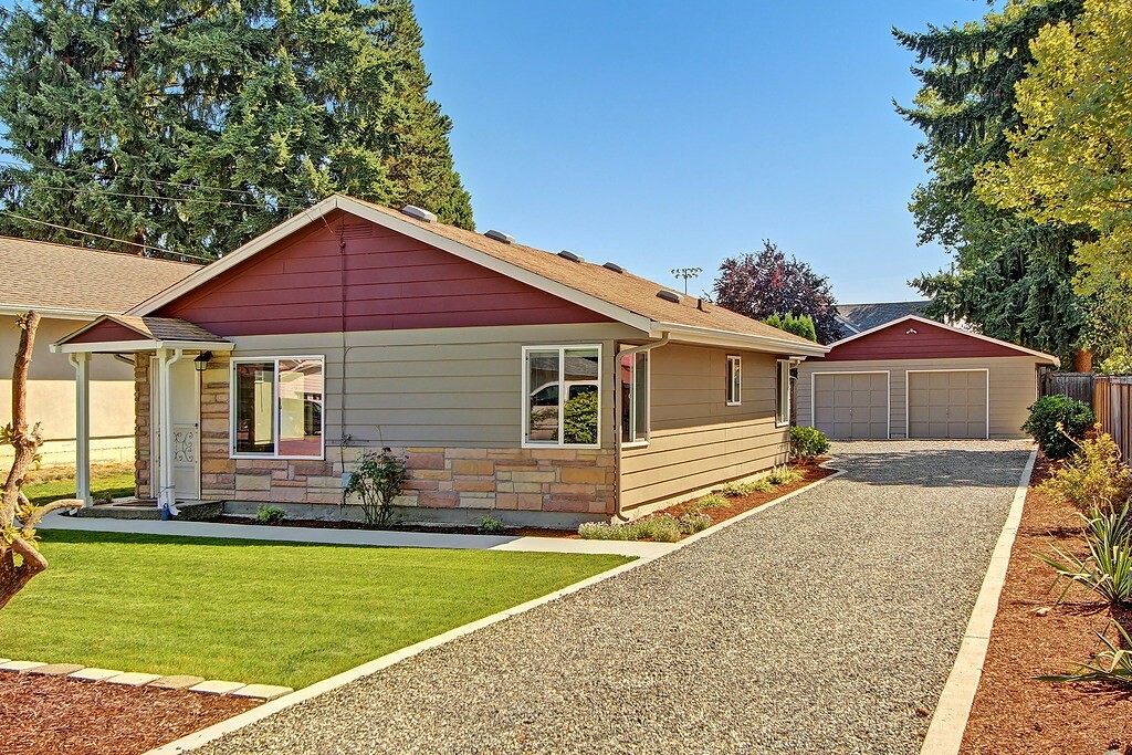 Property Photo:  650 Elizabeth St  WA 98272 