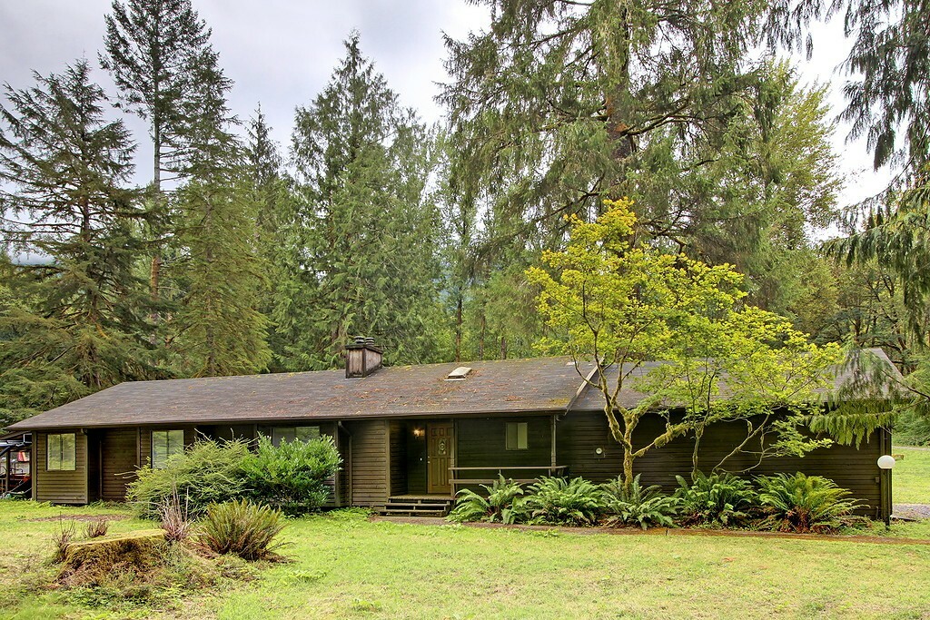 Property Photo:  16916 464th Wy SE  WA 98045 