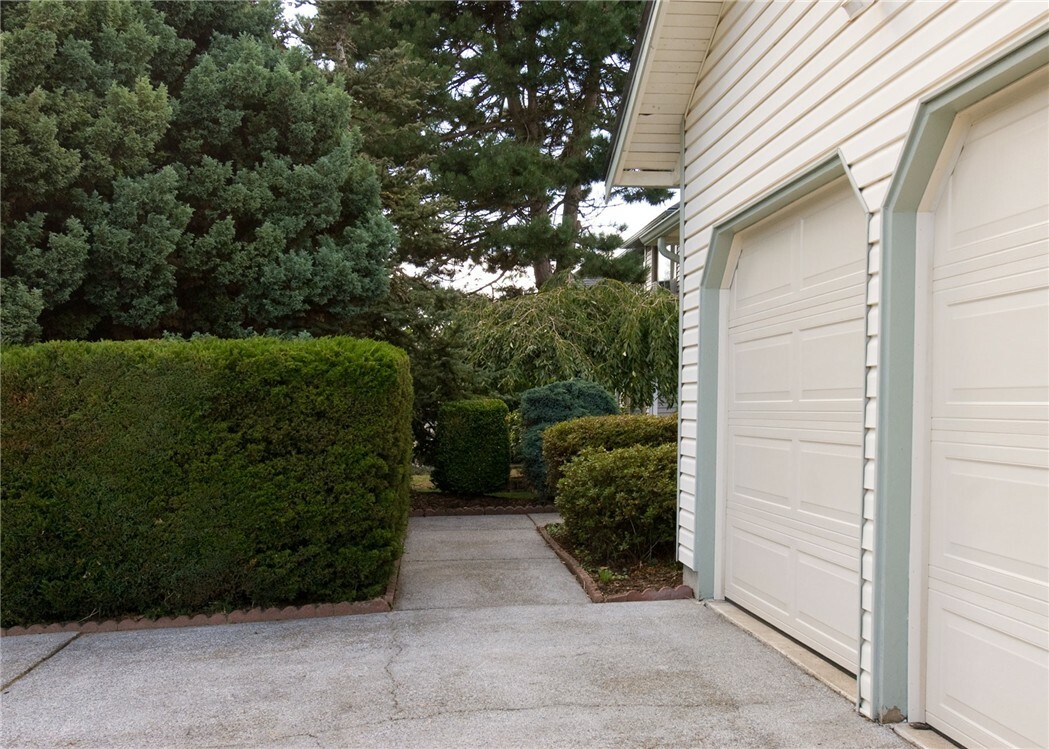 Property Photo:  11320 SE 219th Place  WA 98031 