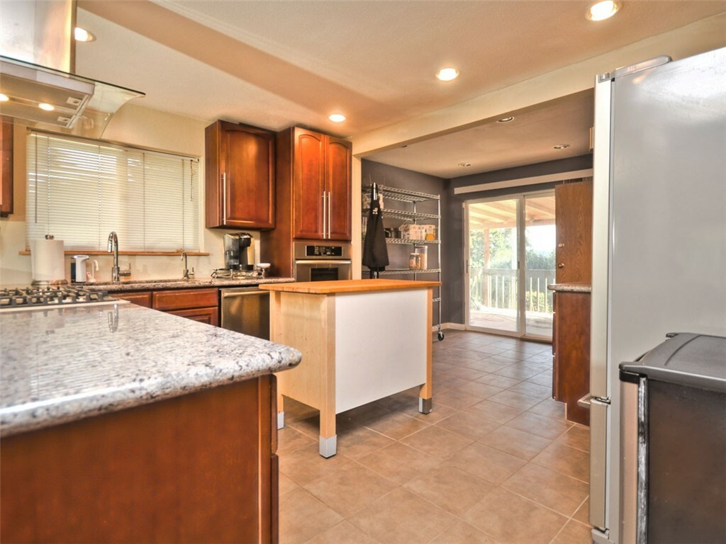 Property Photo:  2327 N 117th St  WA 98133 