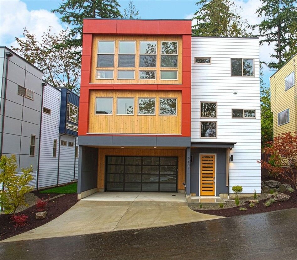 Property Photo:  9607 Slater Ave NE  WA 98033 