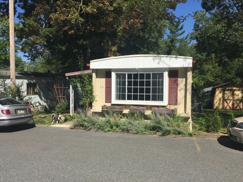 Property Photo: 14 Valley View Ct NJ 08865