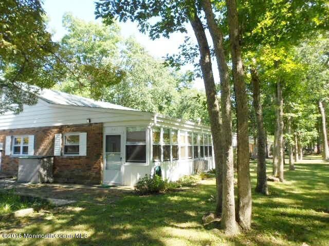 Property Photo:  21 Cedar  NJ 08757 