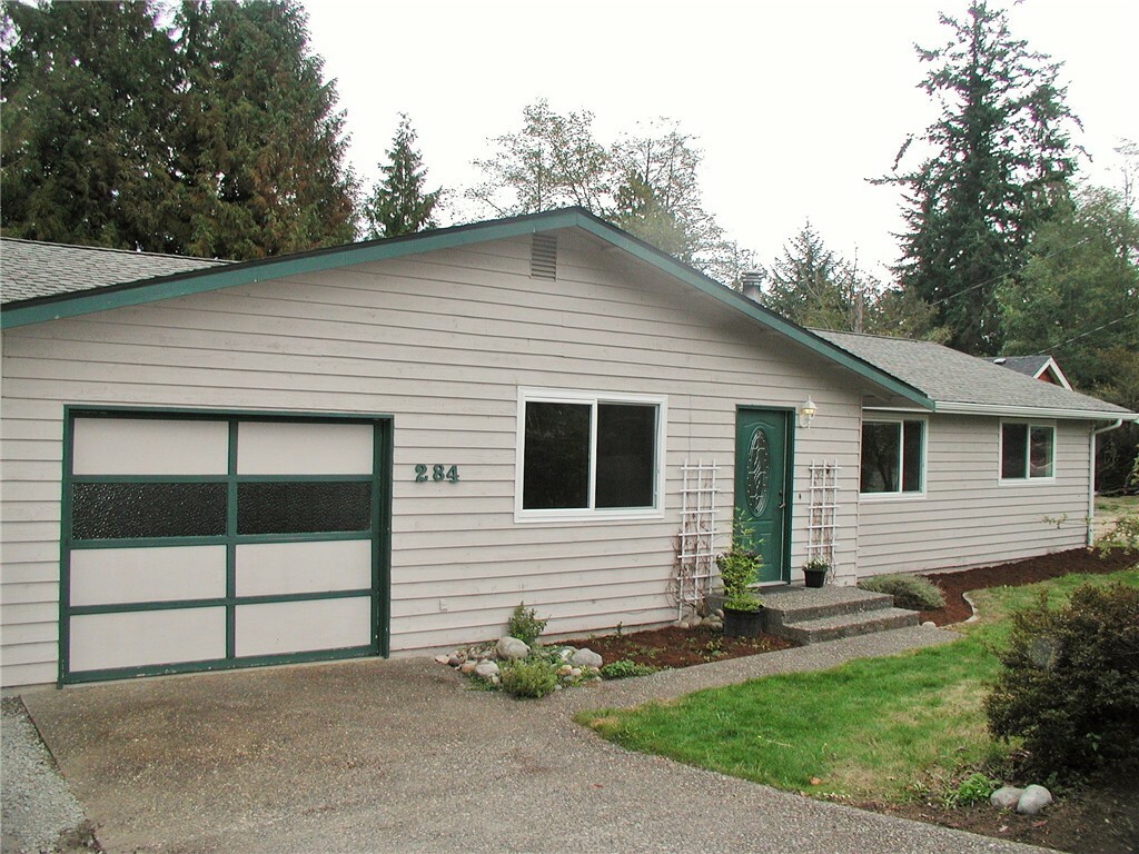 Property Photo:  284 Dundee Dr  WA 98282 