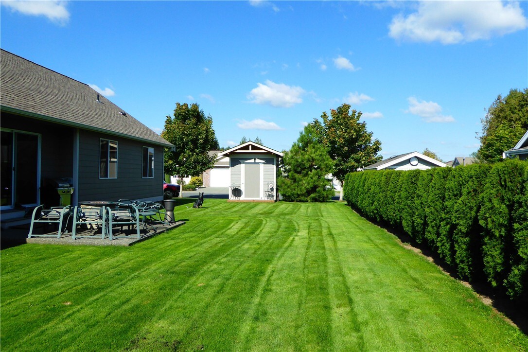 Property Photo: 1305 Pearl Lp WA 98264