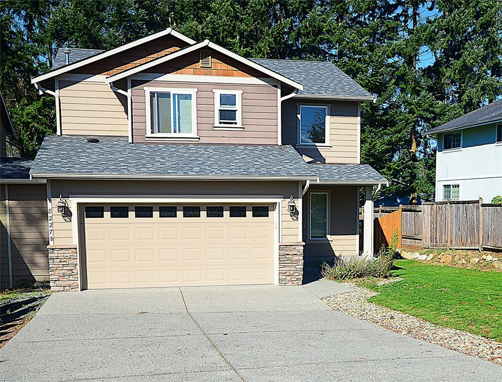 Property Photo:  8227 226th St SW B  WA 98026 