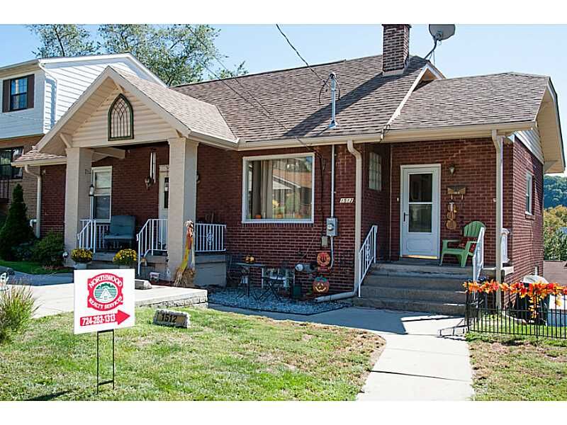 Property Photo:  1512 Spruce St  PA 15024 