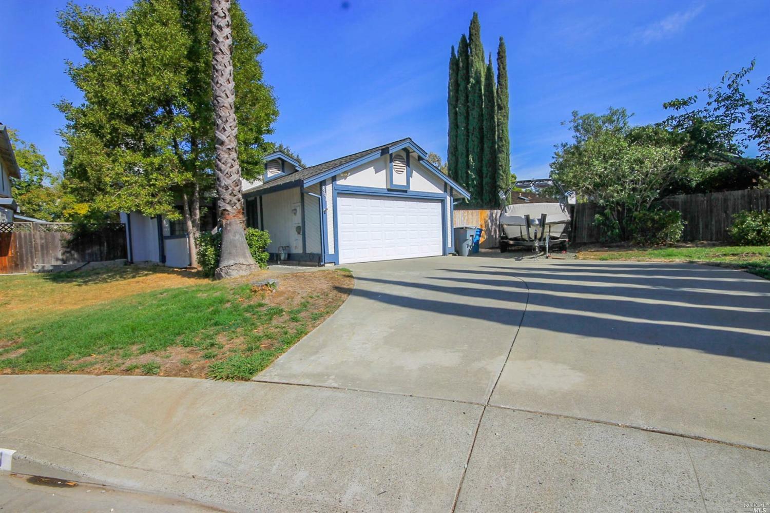 Property Photo:  861 Cameron Court  CA 95687 