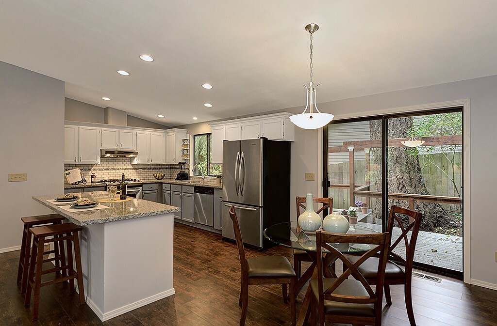 Property Photo: 156 S 358th St WA 98003