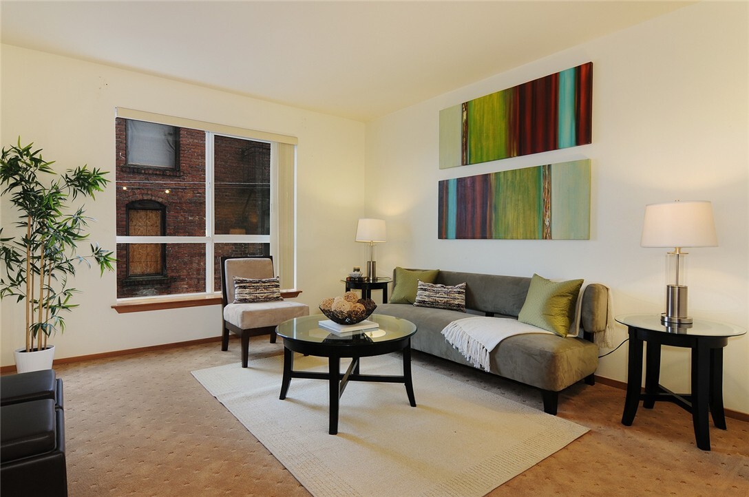 Property Photo: 668 S Lane St 203 WA 98104