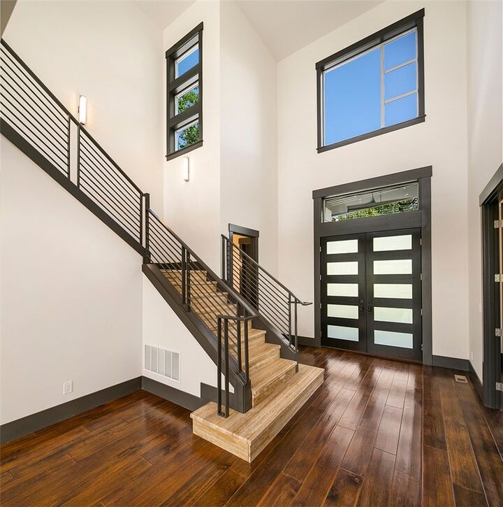 Property Photo:  12524 68th Ave NE  WA 98034 