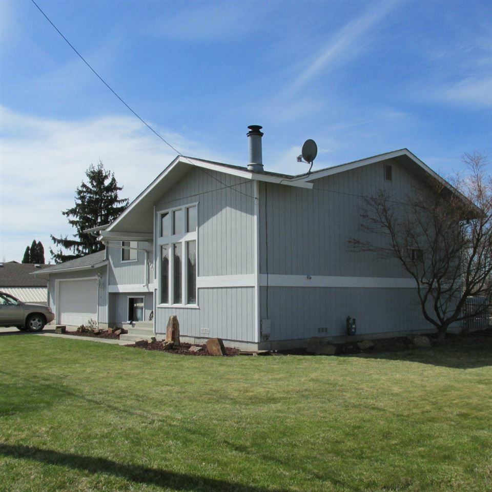 Property Photo:  2921 N Bowdish Rd  WA 99206 