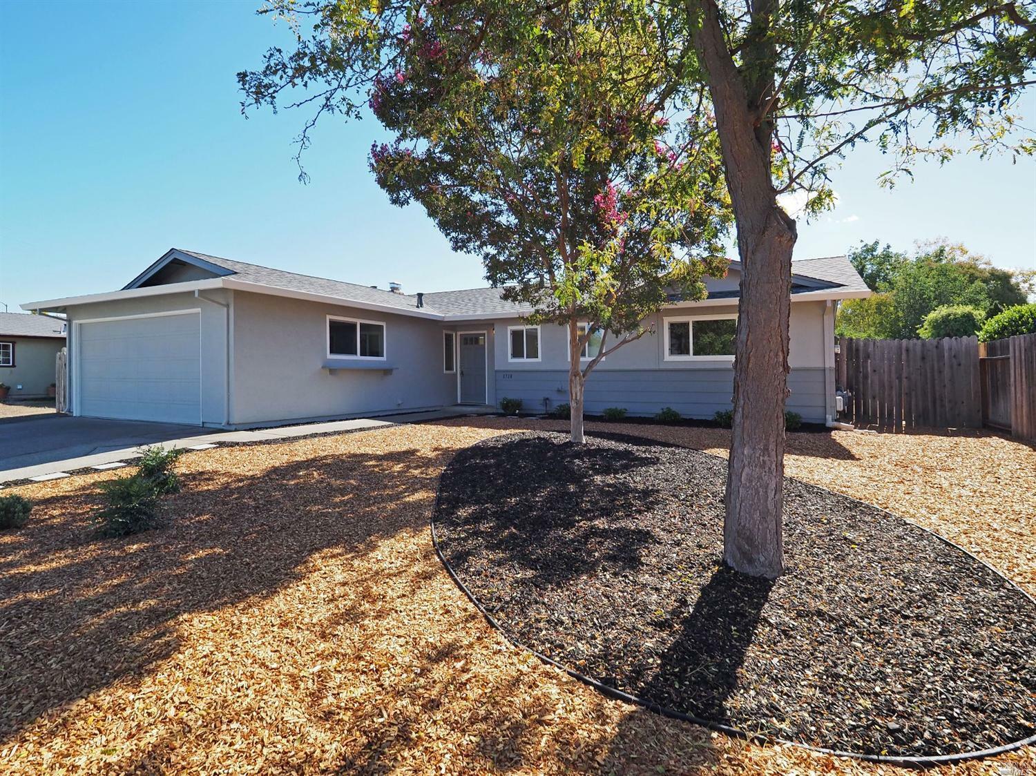 Property Photo:  1718 Jennings Avenue  CA 95401 