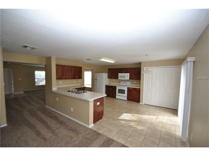 Property Photo:  13910 Noble Park Drive  FL 33556 