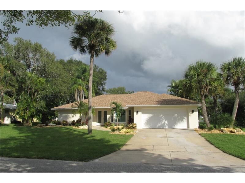 Property Photo:  615 Poinsettia Drive  FL 34285 
