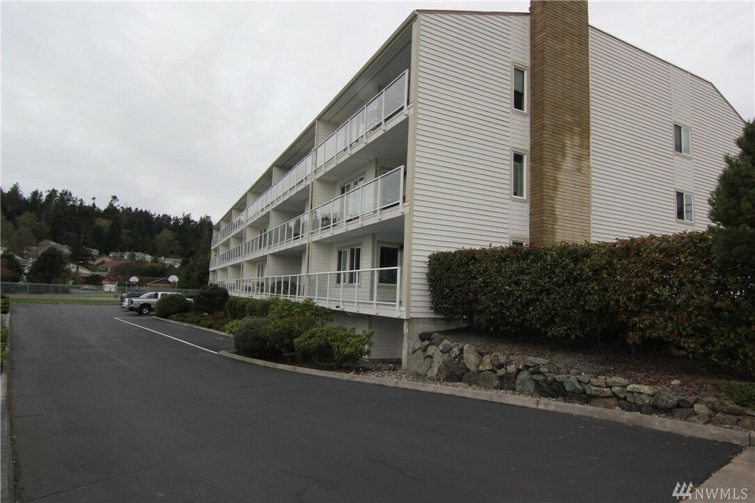 Property Photo:  1800 Skyline Way 101  WA 98221 