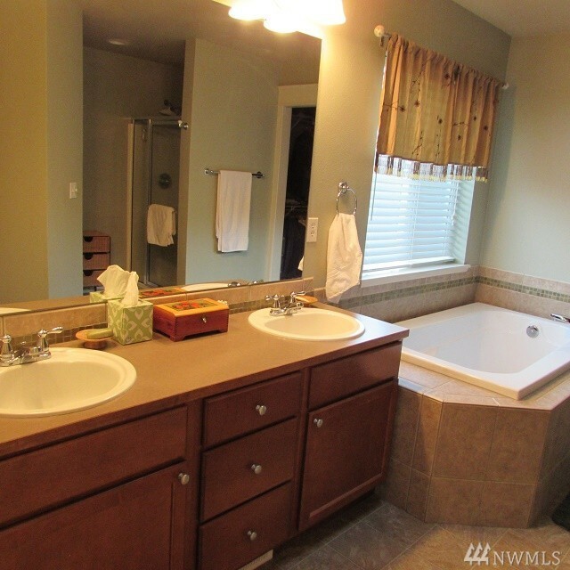 Property Photo: 15217 Daffodil St Ct E WA 98390