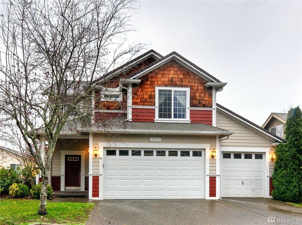 Property Photo: 2516 10th St SW WA 98373