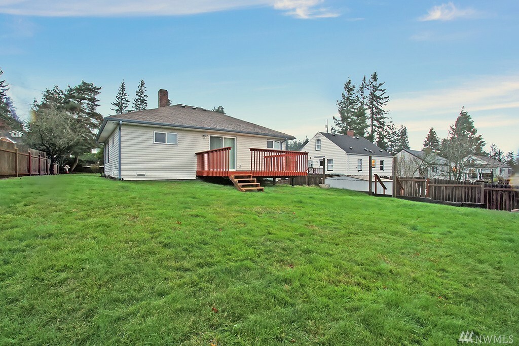 Property Photo:  6425 Beverly Blvd  WA 98203 