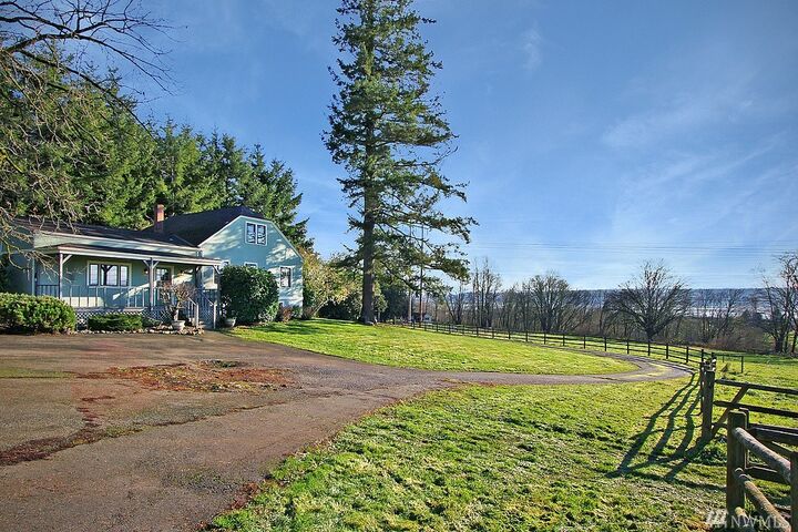Property Photo: 6225 76th St SE WA 98290