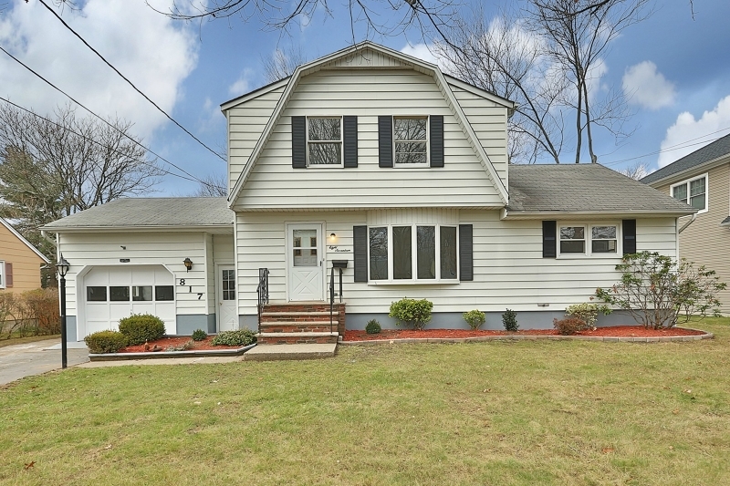 Property Photo:  817 Alden Rd  NJ 07652 