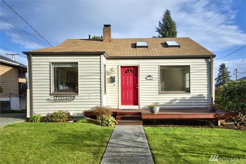 Property Photo:  1144 Vandalia Ave  WA 98310 