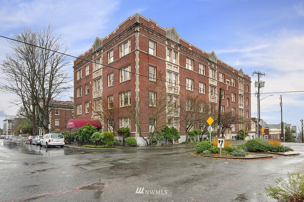 Property Photo:  233 14th Avenue E 306  WA 98112 