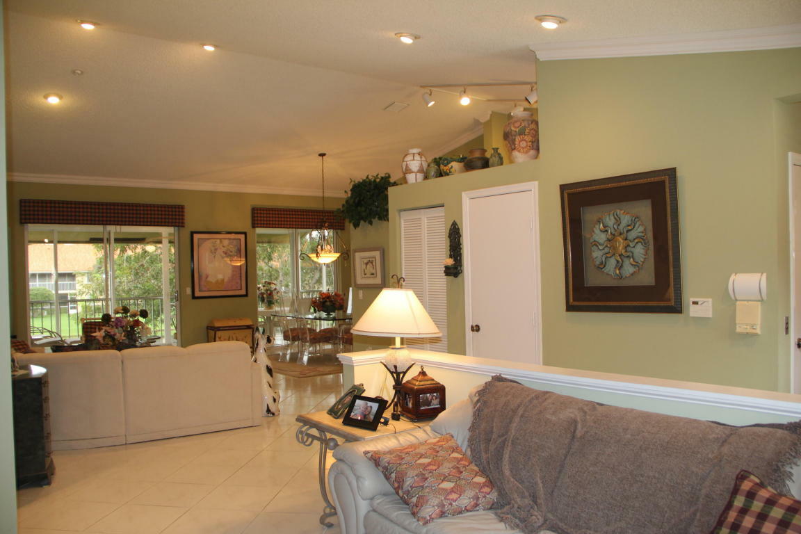 Property Photo:  7390 Lake Meadow Way 202  FL 33437 