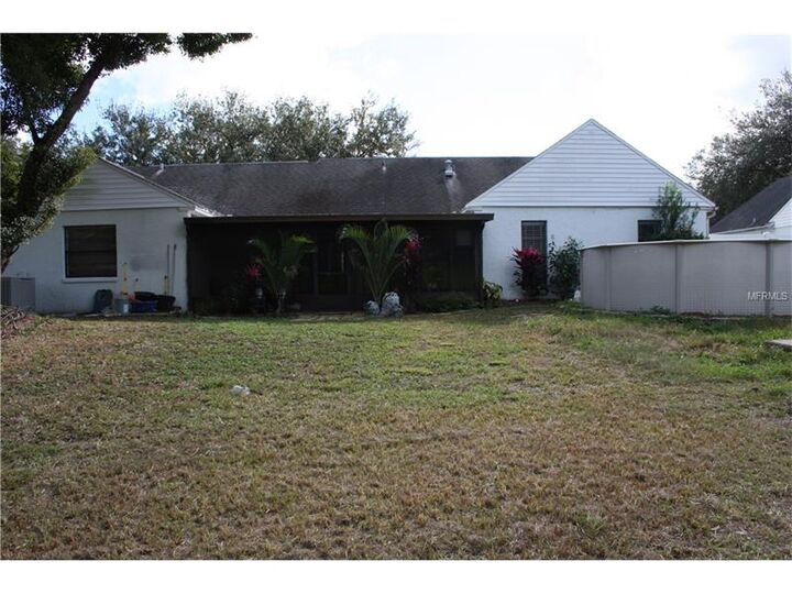 Property Photo: 1332 Peachfield Drive FL 33596