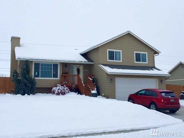 Property Photo:  2464 NE Talon St  WA 98802 