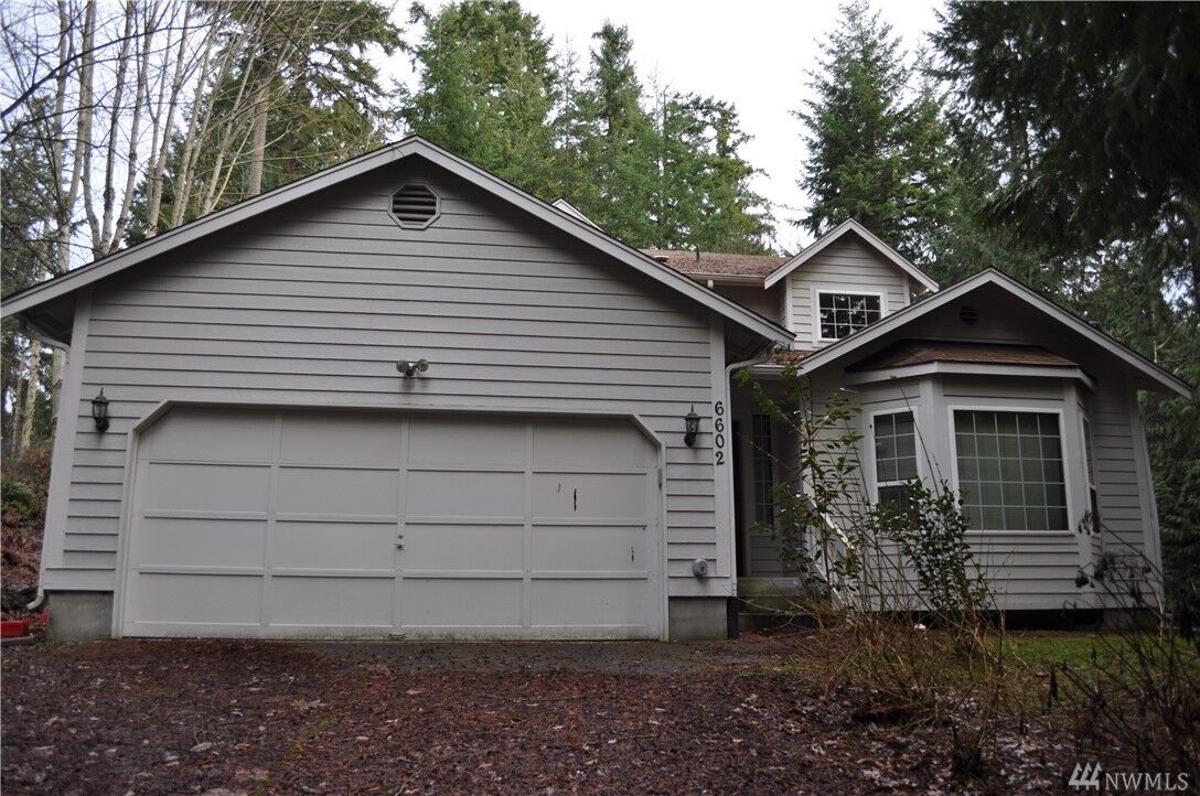 Property Photo:  6602 185th Ave E  WA 98391 